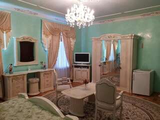 Гостевой дом Ceasar Николаев Двухместный номер Делюкс с 1 кроватью и душем-3