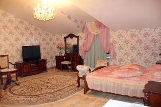 Гостевой дом Ceasar Николаев Двухместный номер Делюкс с 1 кроватью и ванной-4